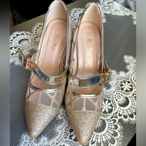 Ladies shoes
